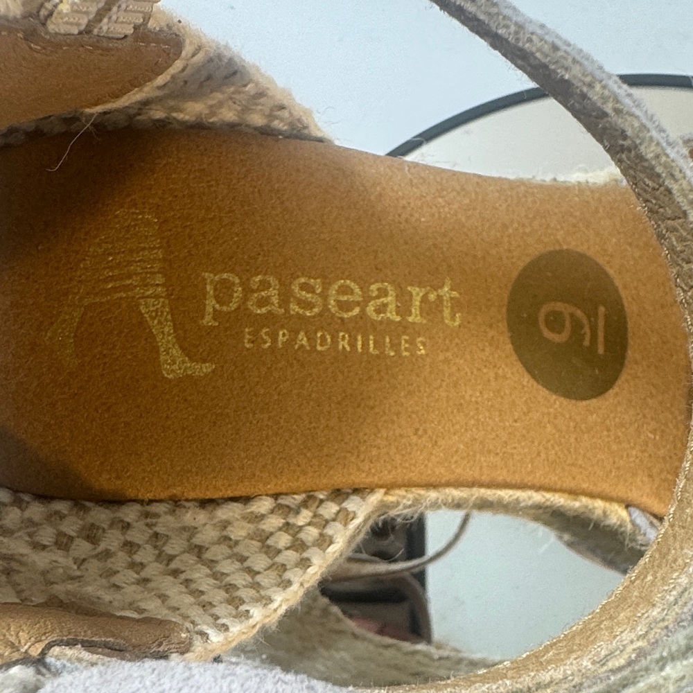Paseart Women's Light Gray Suede Ankle-Strap Wedge Espadrilles - Size 9 - Picture 8 of 10